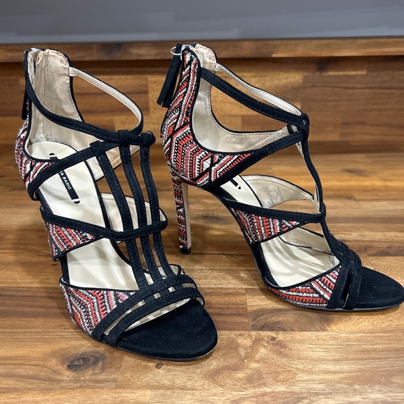 Heels - Picture 1 of 4